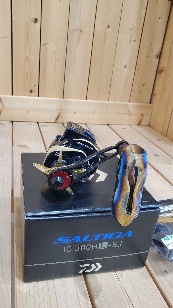 【新品】超レア☆ダイワ ソルティガIC 300HL-SJ☆LIVREリミテッド★