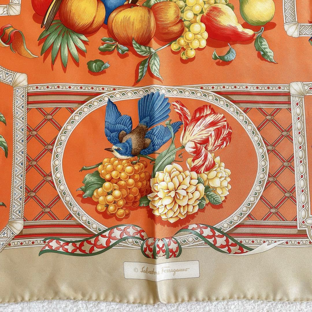 フェラガモ シルク 大判 スカーフ イタリア製 総柄 花 鳥 オレンジ系