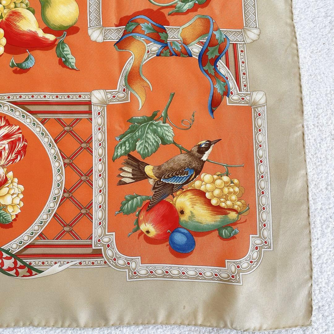 フェラガモ シルク 大判 スカーフ イタリア製 総柄 花 鳥 オレンジ系