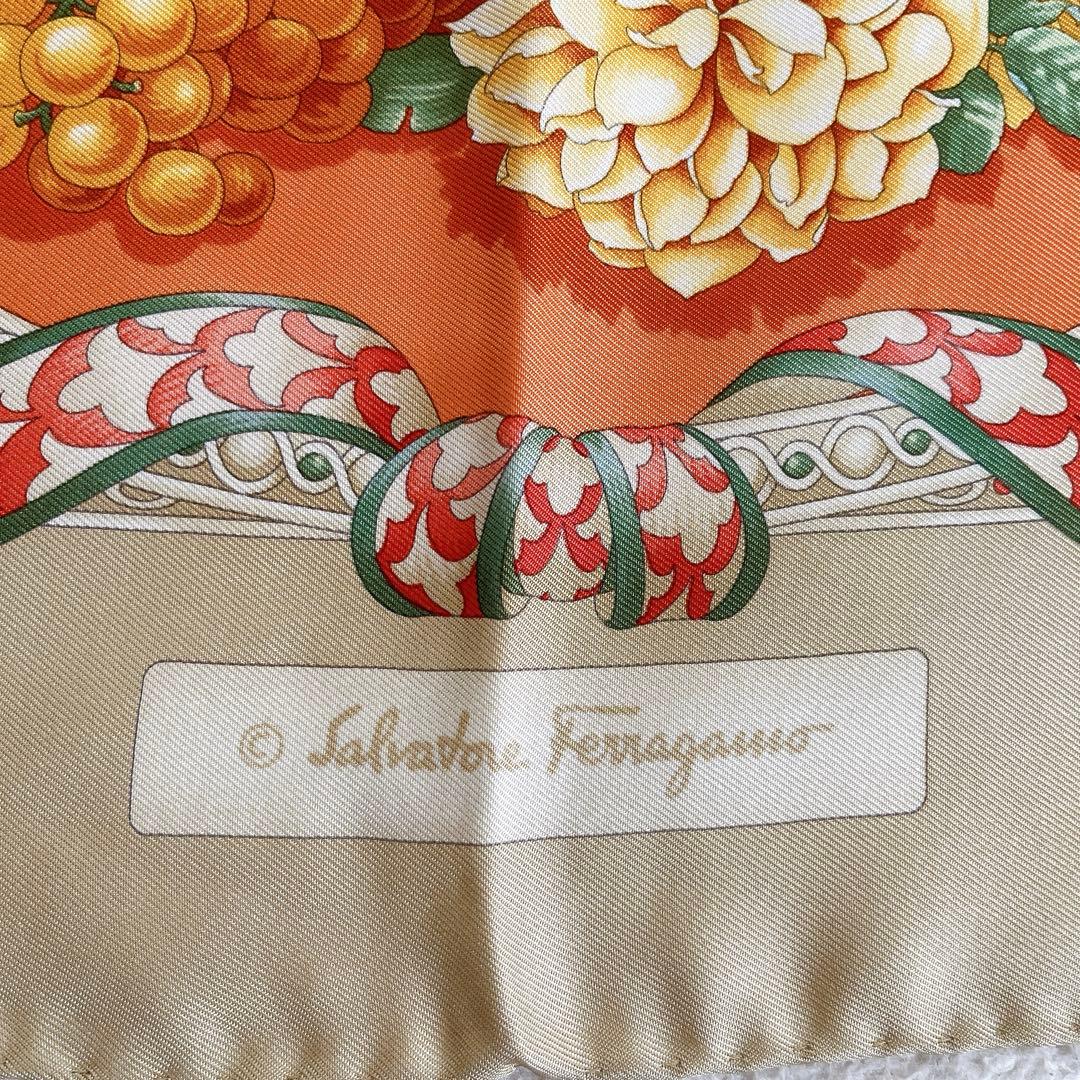 フェラガモ シルク 大判 スカーフ イタリア製 総柄 花 鳥 オレンジ系