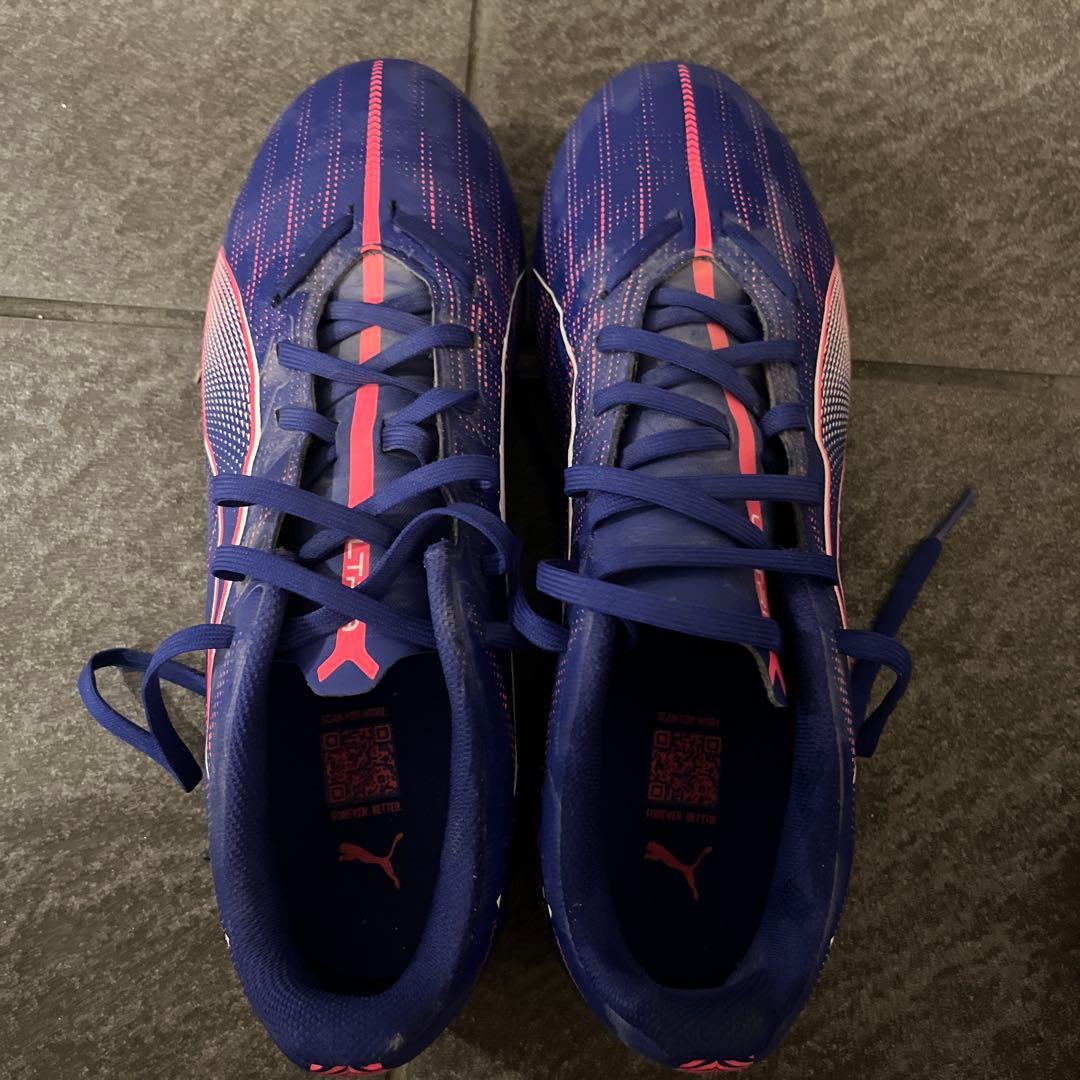 三笘薫使用　PUMAウルトラ5