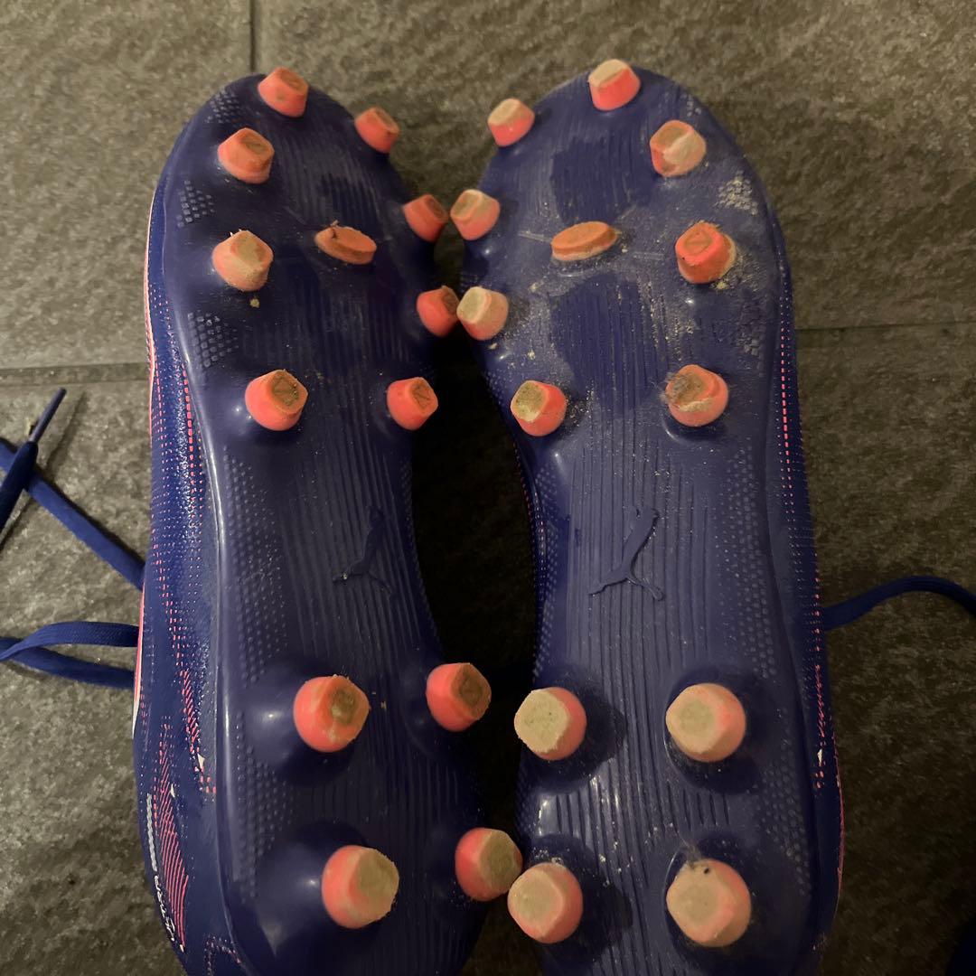 三笘薫使用　PUMAウルトラ5