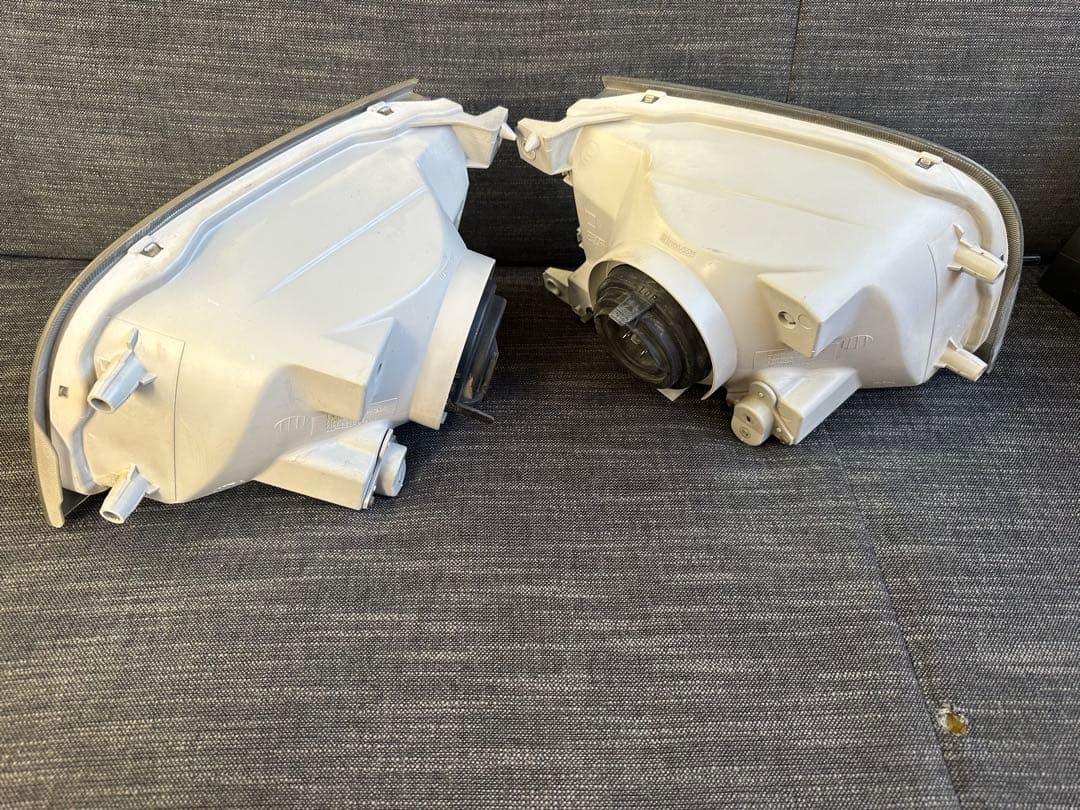 S200P ヘッドライト（左右）と方向指示器（左右）